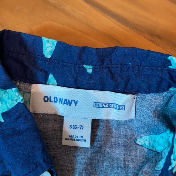 Old Navy button down shirt sharks size S - Picture 3 of 4